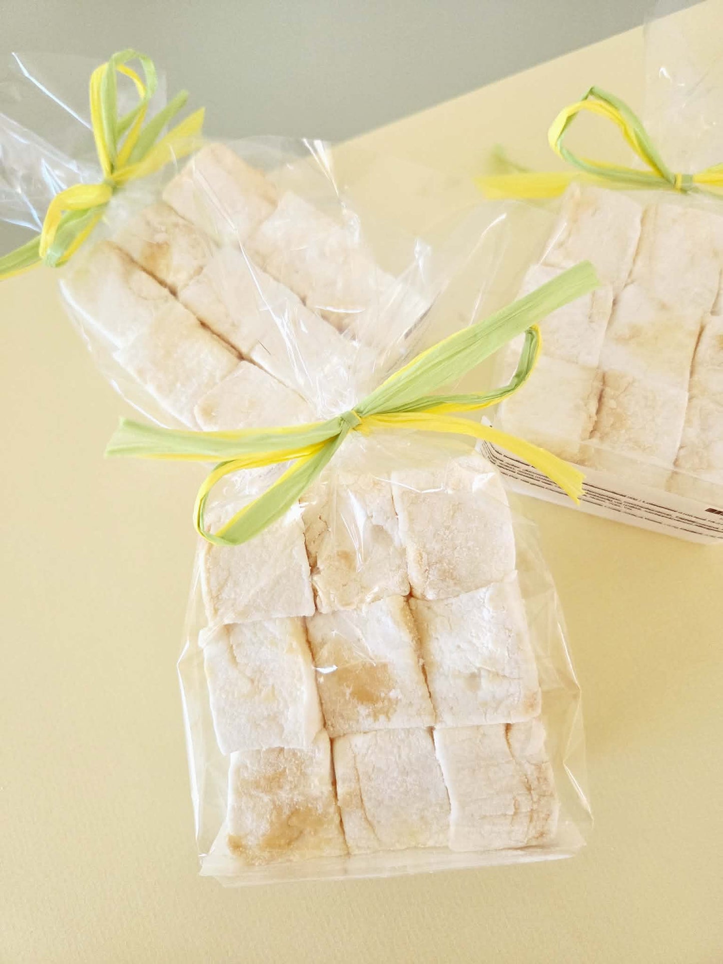 Mallow icecream cubes caramel