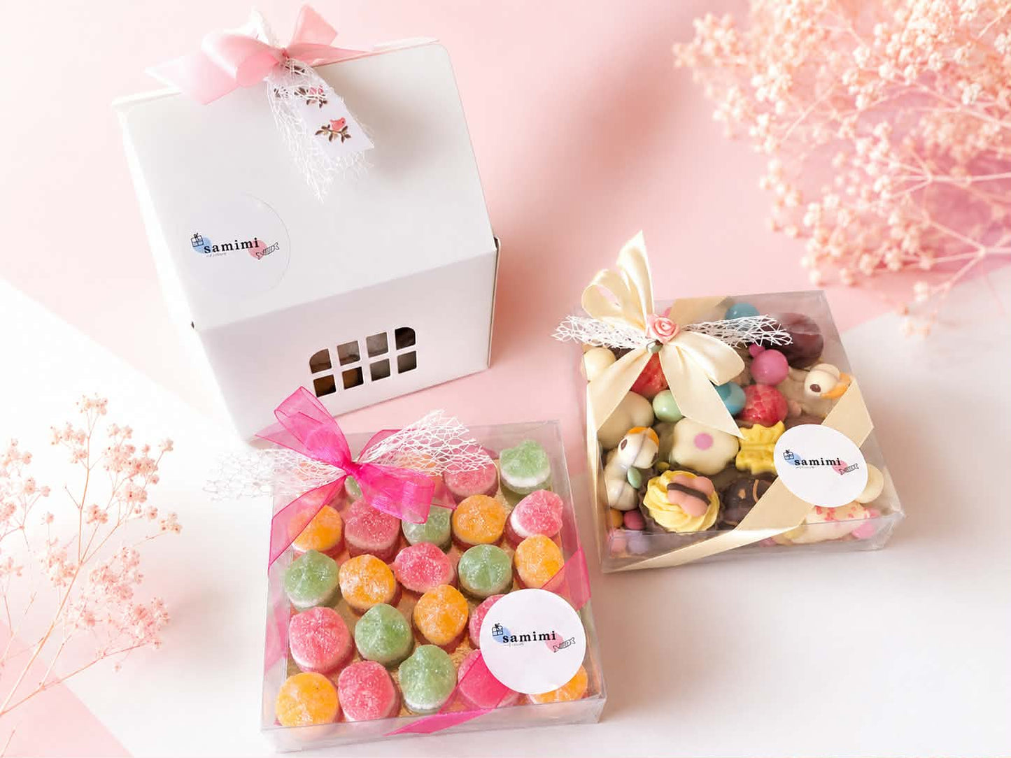 Moederdag cadeauhuisje. chocolade en cocktail snoepjes