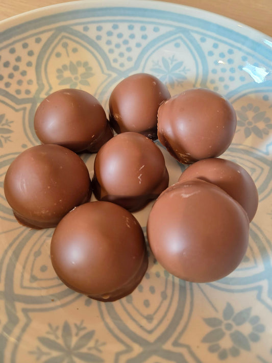 Ambachtelijke mini chocolade zoenen / 8 stuks / Callebaut chocolade
