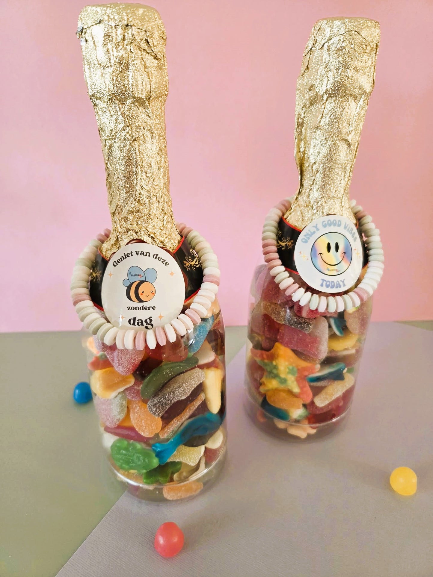 Champagnefles 'only good vibes today'